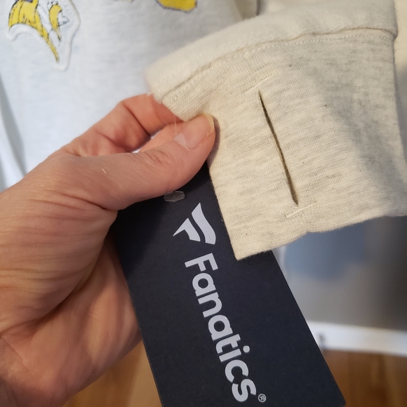 NWT - Women's Minnesota Vikings hoodie Size S - Picture 14 of 15